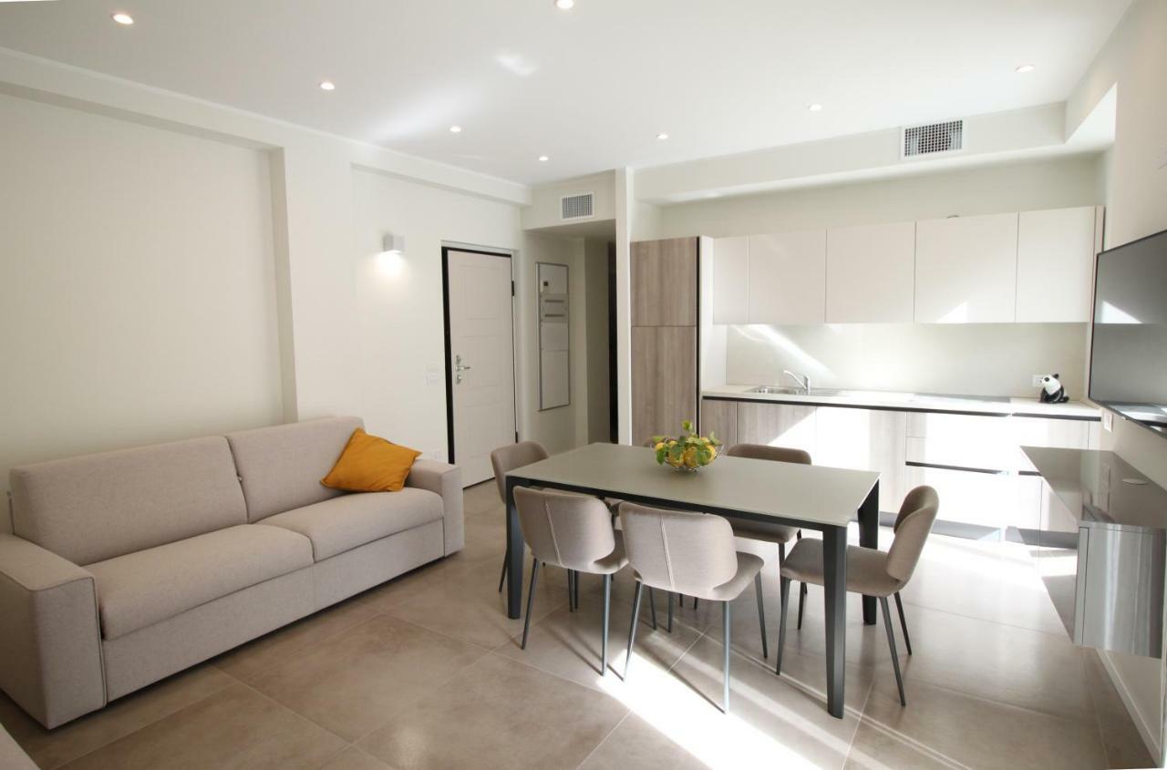 Casa Vacanze Residence Ideale Suites And Apartments Alassio Eksteriør billede
